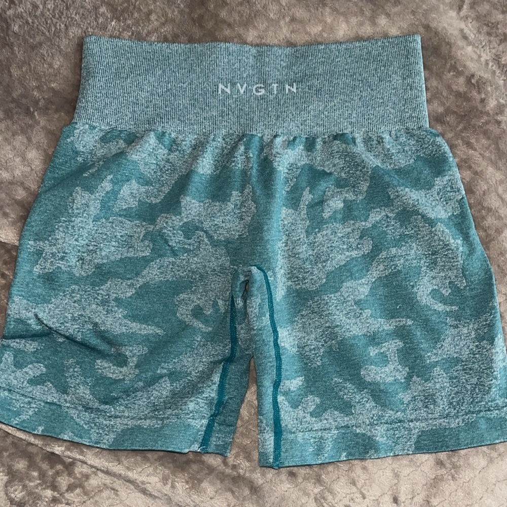 Nvgtn camo shorts - Picture 2 of 3